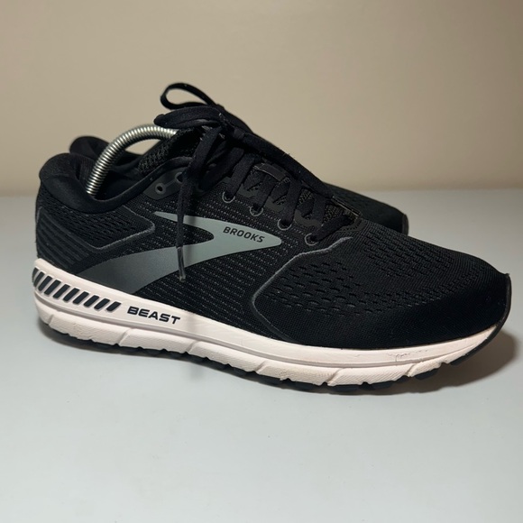 Brooks Other - Men’s Brooks Beast 20 Black and White Athletic Running Shoes size 10.5D